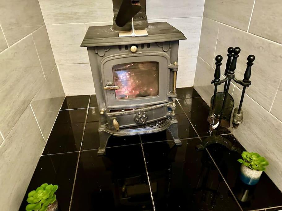 Cottage,Cinema Room,Log Burner Blaenavon ภายนอก รูปภาพ