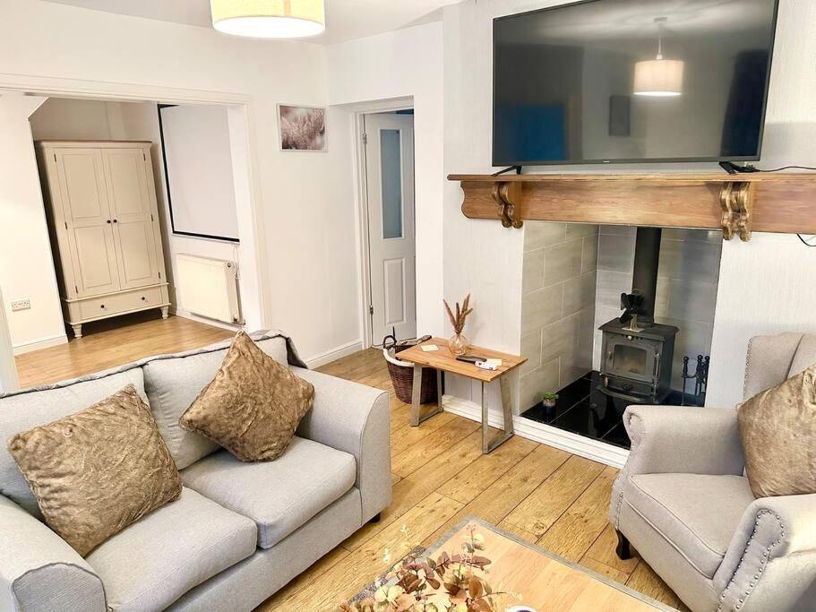 Cottage,Cinema Room,Log Burner Blaenavon ภายนอก รูปภาพ